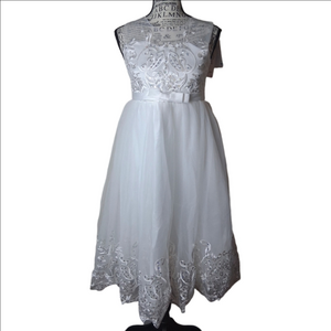 Flowergirl Dress Nwt Size 160 (13-14yr Old)